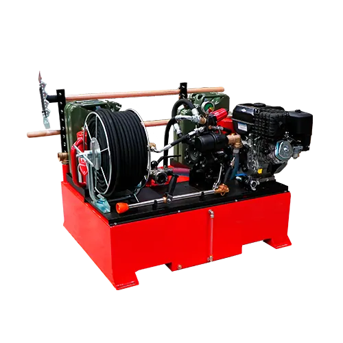Unité de pompage sur châssis rouge, avec dévidoir et moteur thermique.