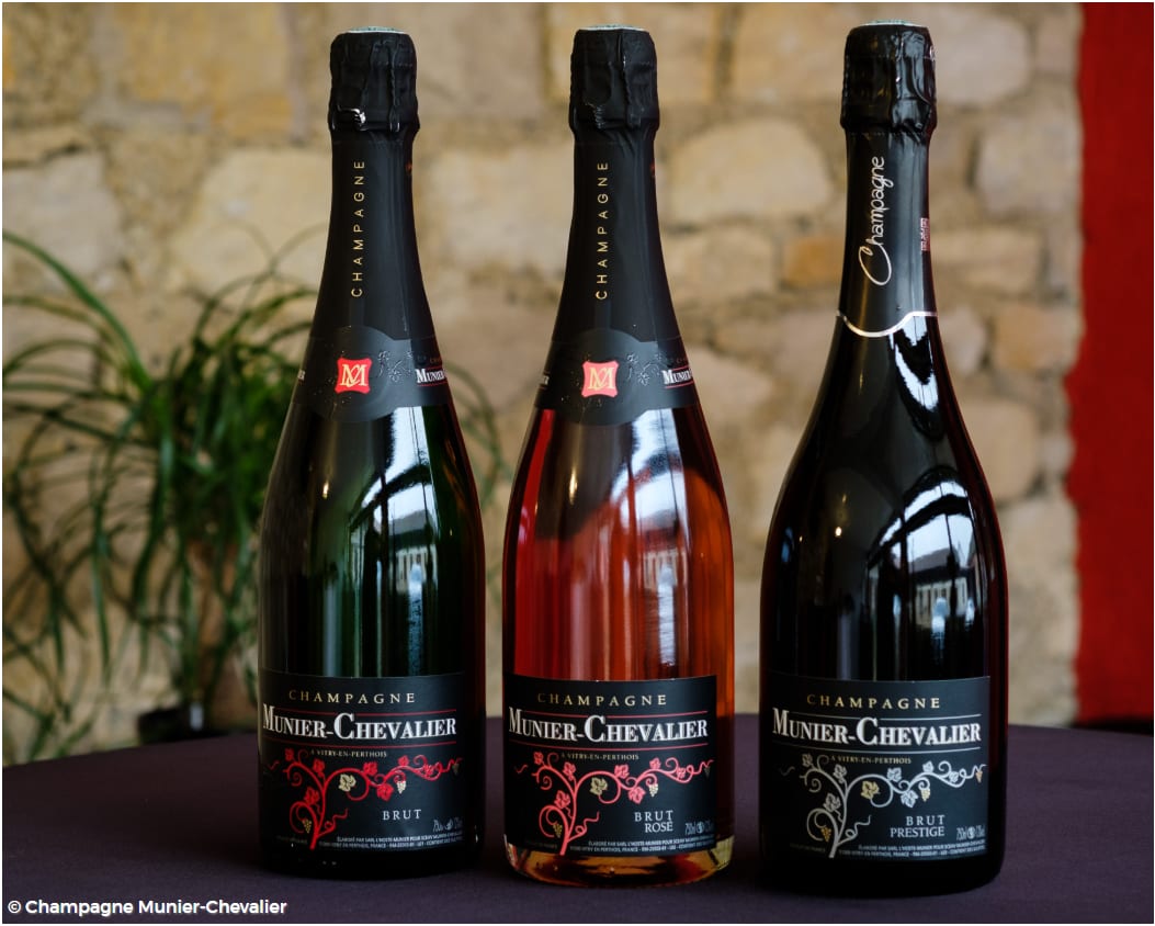 Les trois cuvées de Champagne Munier-Chevalier — Brut, Brut Rosé et Brut Prestige — réunies au domaine