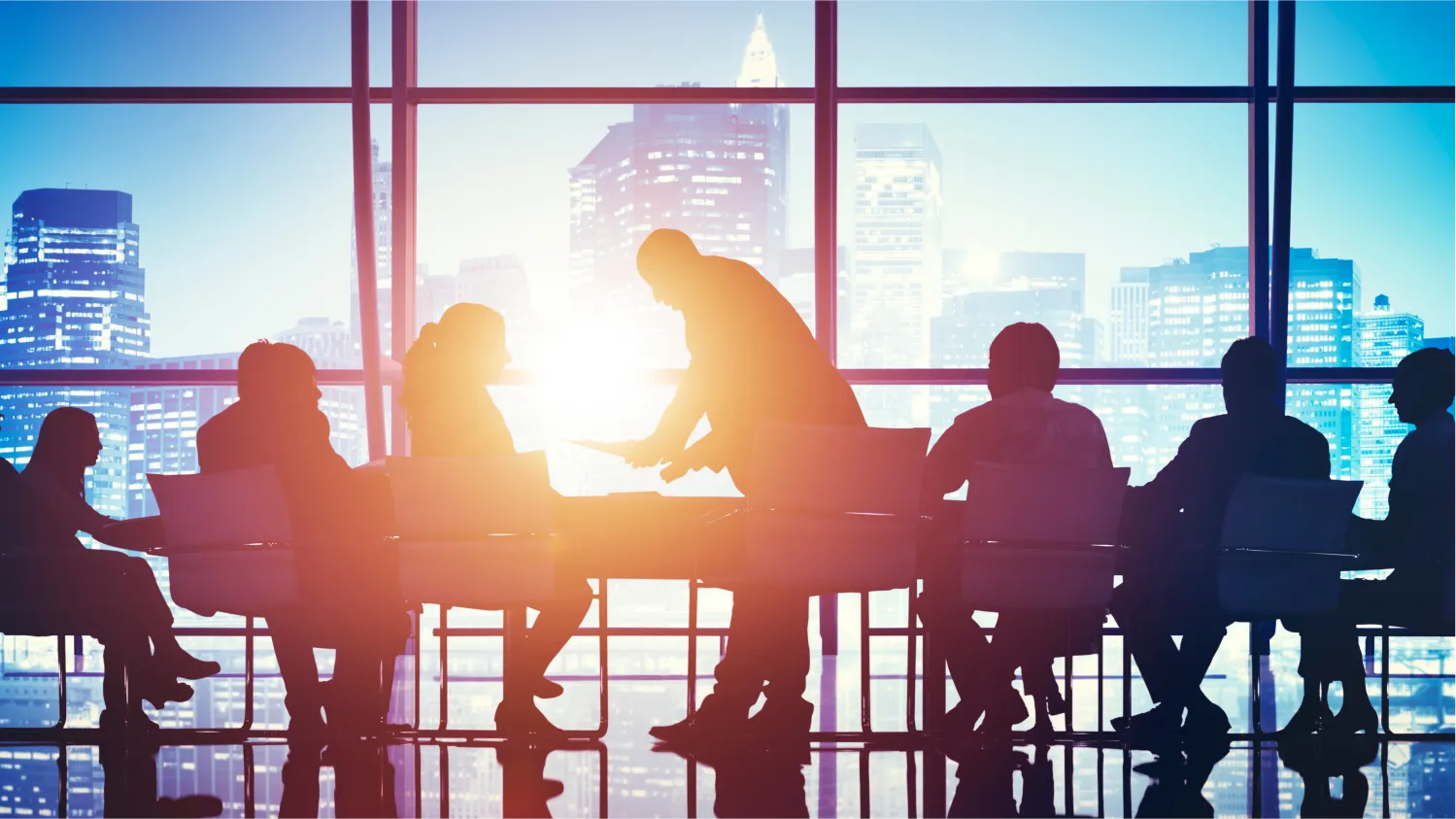 Afterwork networking sur un rooftop